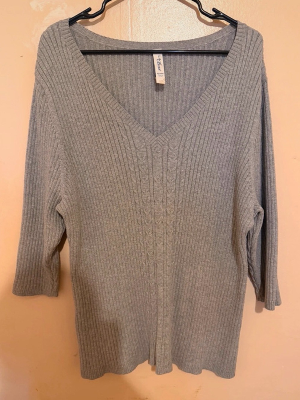 L.A. Blues Light Gray V-Neck Ribbed Sweater